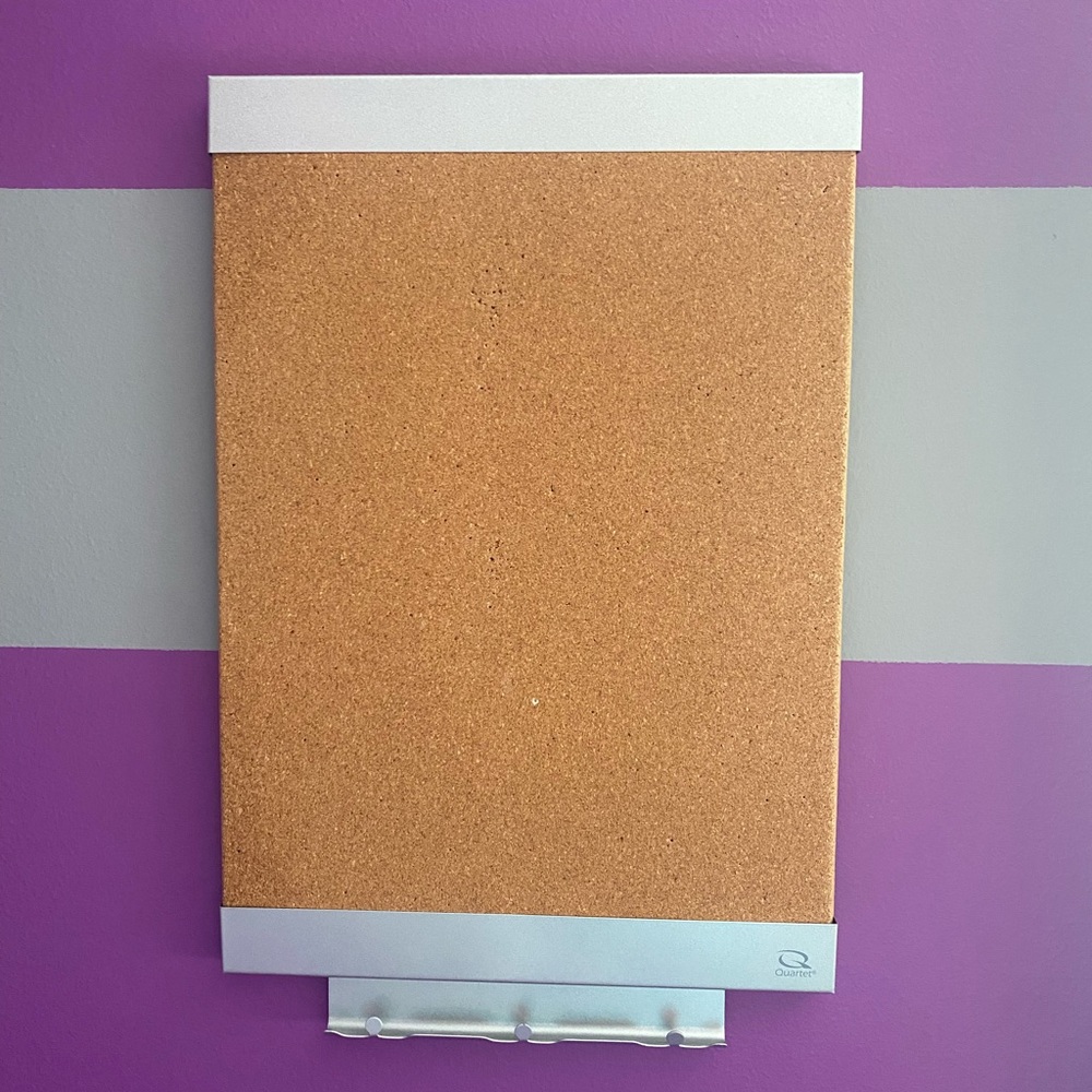 15” Cork bulletin board